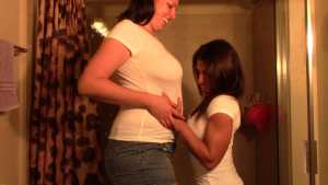 alexis-and-vanessa-in-the-shower_1.jpg