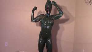 sexy-frosted-figure--mp4_15.jpg